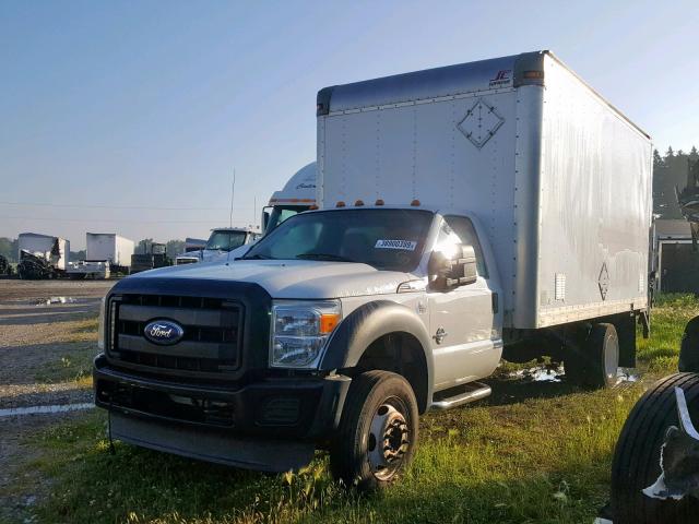 1FDUF5GTXBEA15586 - 2011 FORD F550 SUPER WHITE photo 2