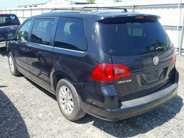 2C4RVABG2CR293970 - 2012 VOLKSWAGEN ROUTAN SE BLACK photo 3