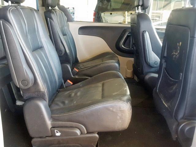 2C4RC1BG7FR654832 - 2015 CHRYSLER TOWN & COU GRAY photo 6