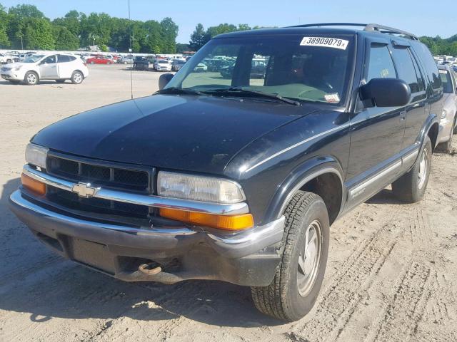 1GNDT13W512168521 - 2001 CHEVROLET BLAZER BLACK photo 2