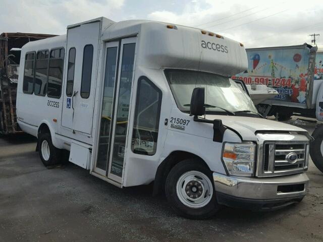 1FDFE4FS5FDA17482 - 2015 EL DORADO BUS WHITE photo 1