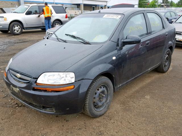 KL1TD52645B334888 - 2005 CHEVROLET AVEO BASE ნაცრისფერი ფოტო 2