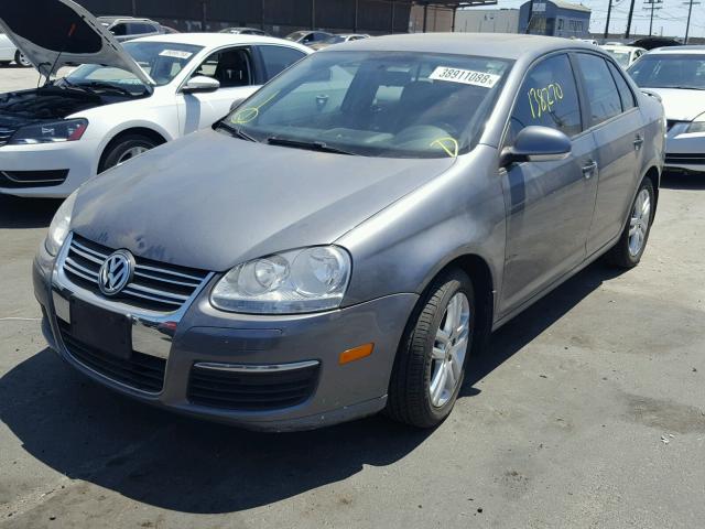 3VWEF71K17M054666 - 2007 VOLKSWAGEN JETTA WOLF SILVER photo 2