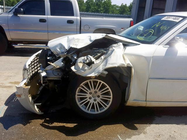 2C3CA5CV9AH164315 - 2010 CHRYSLER 300 TOURIN WHITE photo 9