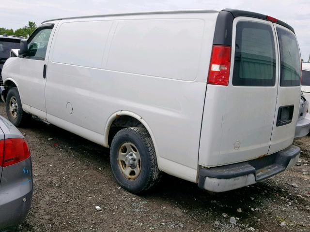 1GCFG15XX71130583 - 2007 CHEVROLET EXPRESS G1 WHITE photo 3