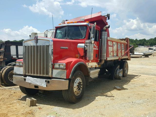 1NKWLU0X15J106737 - 2005 KENWORTH CONSTRUCTI RED photo 2