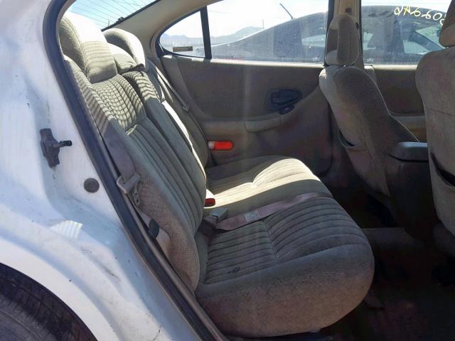 1G2WK52J41F213396 - 2001 PONTIAC GRAND PRIX WHITE photo 6