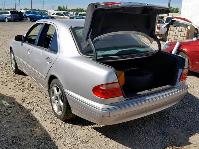 WDBJF65J82B497392 - 2002 MERCEDES-BENZ E 320 SILVER photo 3