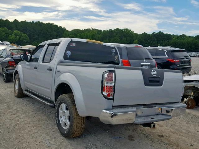 1N6AD07U07C400051 - 2007 NISSAN FRONTIER C SILVER photo 3