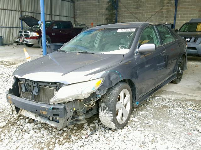 4T1BF3EK4BU209218 - 2011 TOYOTA CAMRY BASE GRAY photo 2