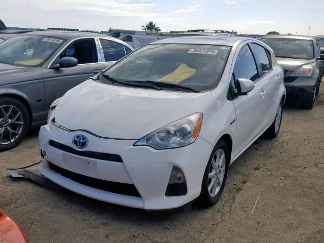 JTDKDTB3XD1035327 - 2013 TOYOTA PRIUS C WHITE photo 2