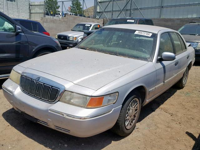 2MEFM74W8YX739490 - 2000 MERCURY GRAND MARQ SILVER photo 2