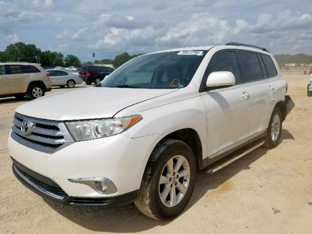 5TDZK3EH2BS043854 - 2011 TOYOTA HIGHLANDER WHITE photo 2