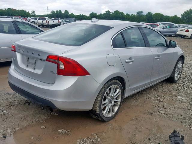 YV1622FS5C2026024 - 2012 VOLVO S60 T5 SILVER photo 4