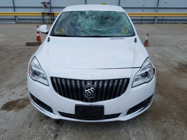 2G4GL5EX0H9156089 - 2017 BUICK REGAL SPOR WHITE photo 10