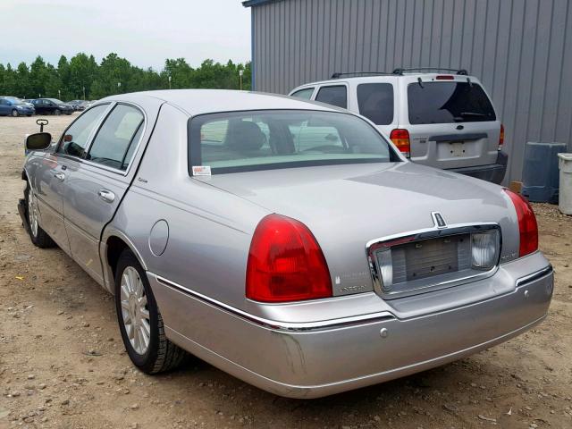 1LNHM81WX4Y619698 - 2004 LINCOLN TOWN CAR E SILVER photo 3