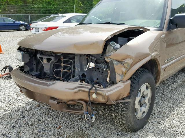 1GNDT13WX2K234417 - 2002 CHEVROLET BLAZER GOLD photo 9