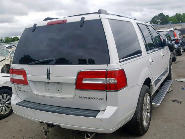 5LMJJ2H52CEL02323 - 2012 LINCOLN NAVIGATOR WHITE photo 4