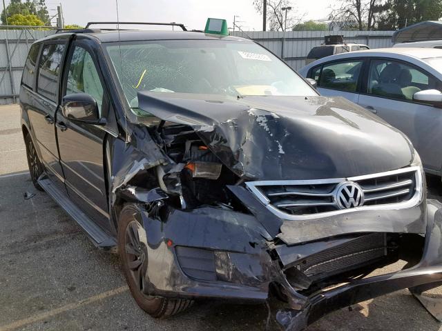 2C4RVABG1ER134702 - 2014 VOLKSWAGEN ROUTAN SE BLACK photo 1