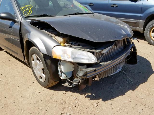 1B3EL46X35N586889 - 2005 DODGE STRATUS SE GRAY photo 9