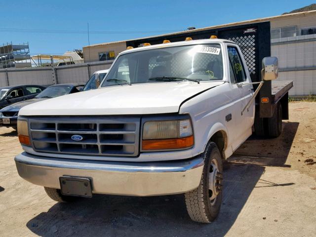 1FDJF37GXVEB58844 - 1997 FORD F350 WHITE photo 2