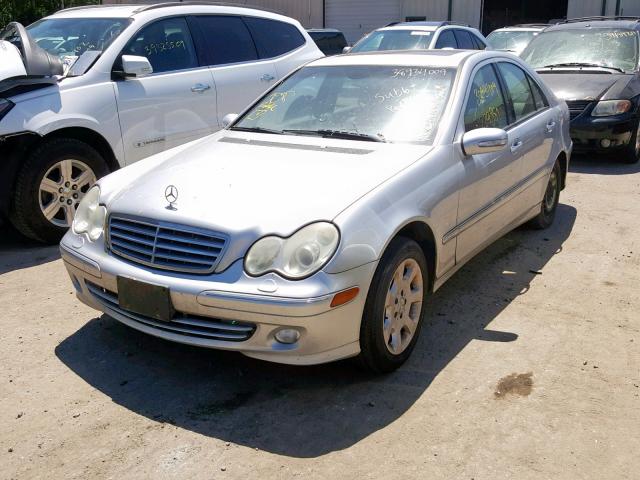 WDBRF84J25F639930 - 2005 MERCEDES-BENZ C 320 4MAT SILVER photo 2