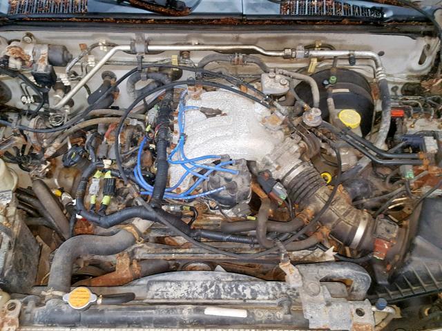 5N1ED28Y1YC516292 - 2000 NISSAN XTERRA XE SILVER photo 7