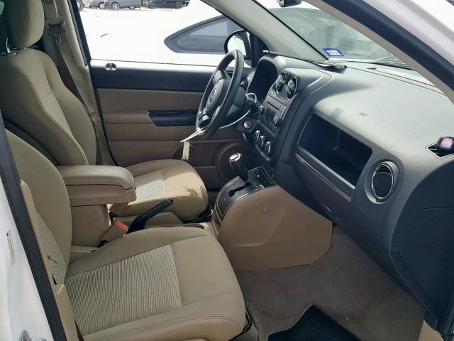 1C4NJCBA4CD504705 - 2012 JEEP COMPASS SP 白色 照片 5