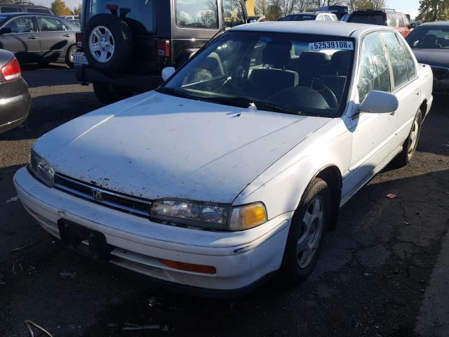 1HGCB7694PA092287 - 1993 HONDA ACCORD 10T WHITE photo 2