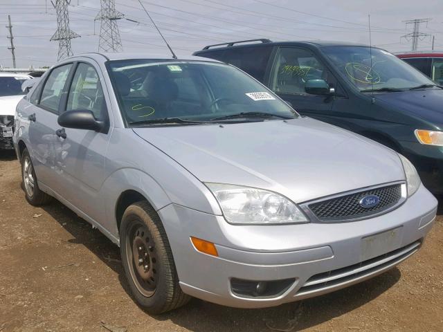 1FAFP34N36W165341 - 2006 FORD FOCUS ZX4 SILVER photo 1