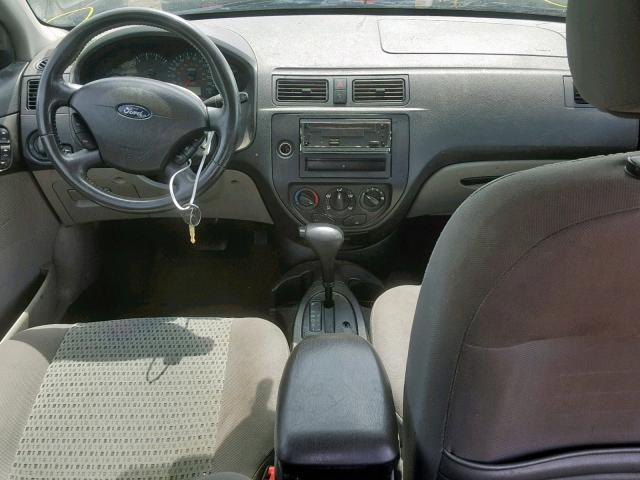 1FAFP34N36W165341 - 2006 FORD FOCUS ZX4 SILVER photo 9