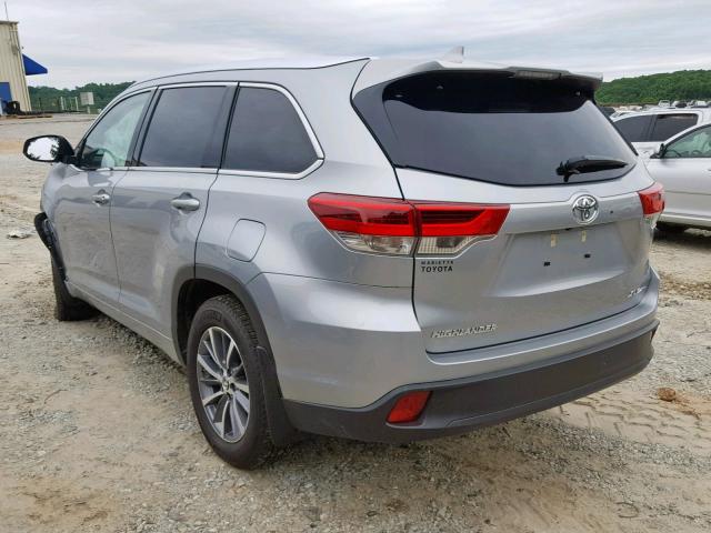 5TDJZRFH2JS559026 - 2018 TOYOTA HIGHLANDER SILVER photo 3