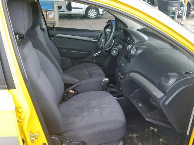 KL1TD56E89B378934 - 2009 CHEVROLET AVEO LS YELLOW photo 5