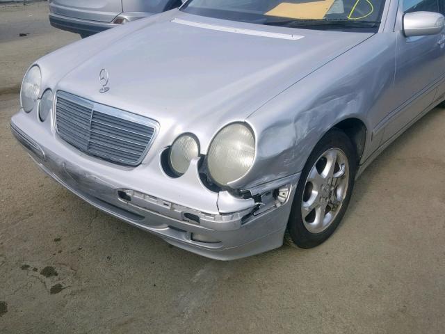 WDBJF65J52B399579 - 2002 MERCEDES-BENZ E 320 SILVER photo 9