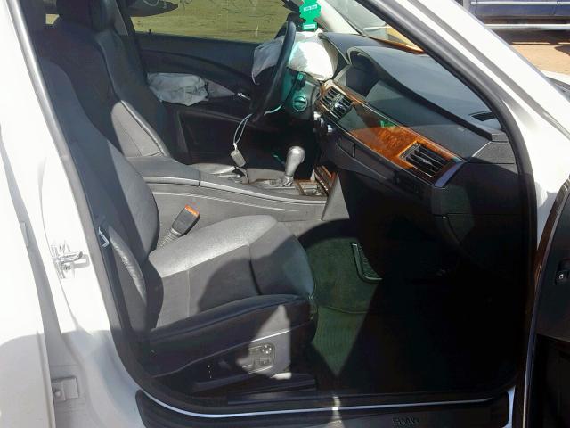 WBANF33547CW71447 - 2007 BMW 525 XI WHITE photo 5