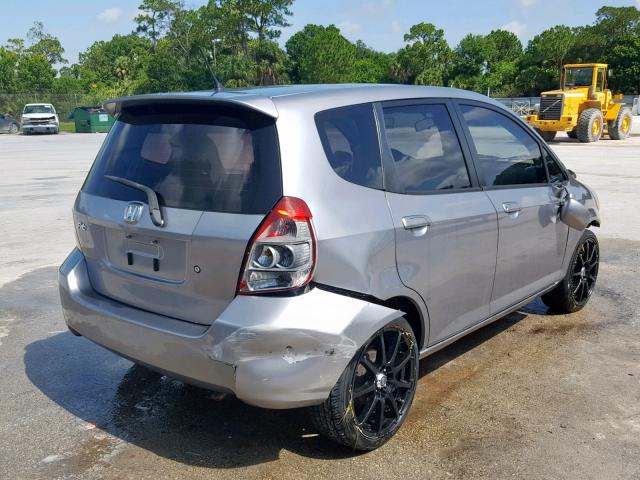 JHMGD38427S011171 - 2007 HONDA FIT GRAY photo 4