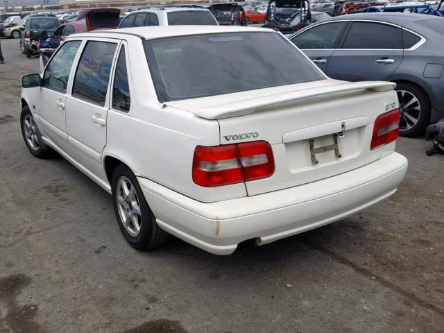 YV1LS55A9X2612440 - 1999 VOLVO S70 WHITE photo 3