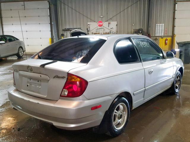 KMHCG35C05U326051 - 2005 HYUNDAI ACCENT GS SILVER photo 4