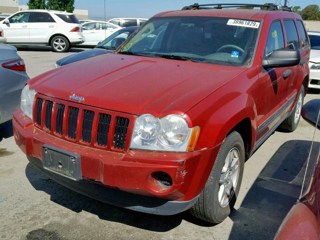 1J4GS48K95C681717 - 2005 JEEP GRAND CHER RED photo 2