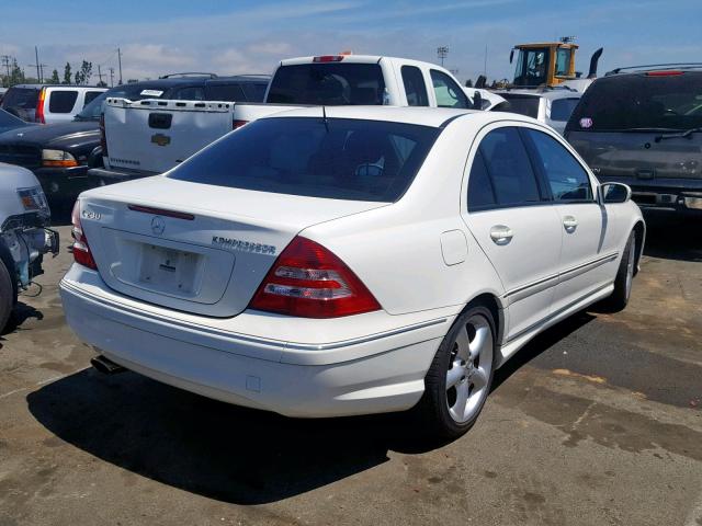 WDBRF40J45F722094 - 2005 MERCEDES-BENZ C 230K SPO WHITE photo 4