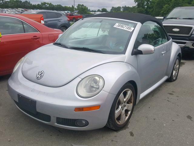 3VWSF31Y56M334010 - 2006 VOLKSWAGEN NEW BEETLE Gümüş foto 2