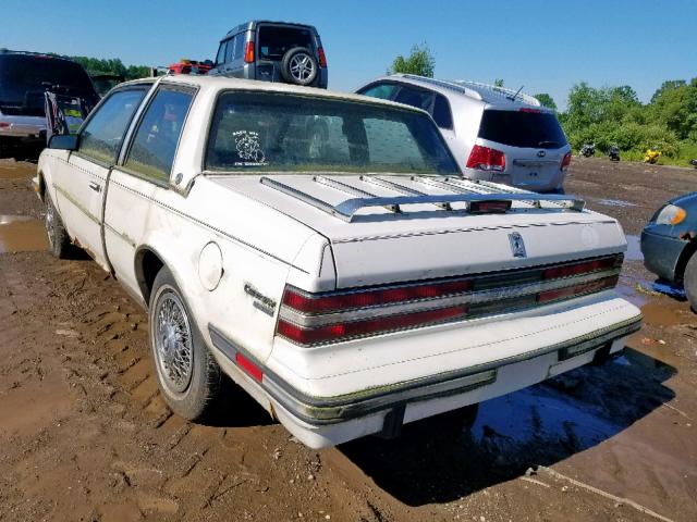 1G4AL1133JT434760 - 1988 BUICK CENTURY LI WHITE photo 3