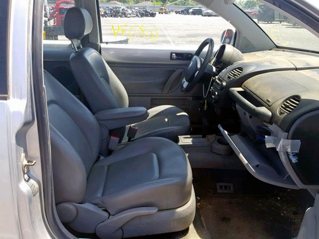 3VWCK21C72M459759 - 2002 VOLKSWAGEN NEW BEETLE Gümüş foto 5