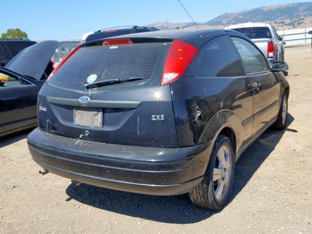 3FAFP31Z73R176333 - 2003 FORD FOCUS ZX3 BLACK photo 4