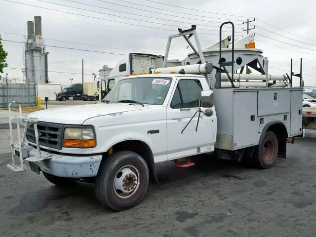 3FELF47GXVMA32035 - 1997 FORD F SUPER DU WHITE photo 2