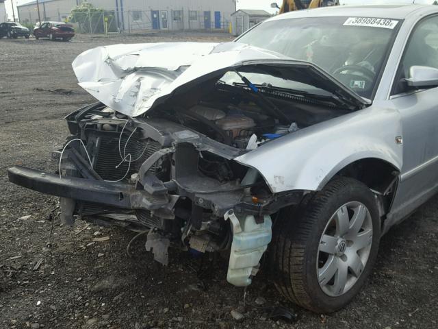 WVWRH63B43P044403 - 2003 VOLKSWAGEN PASSAT GLX SILVER photo 9