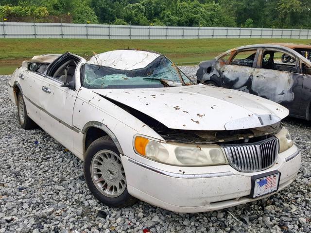 1LNHM83W8XY687614 - 1999 LINCOLN TOWN CAR C WHITE photo 1