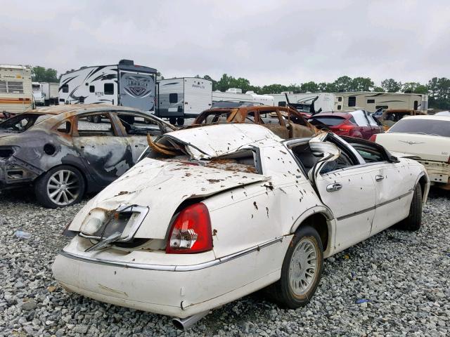 1LNHM83W8XY687614 - 1999 LINCOLN TOWN CAR C WHITE photo 4