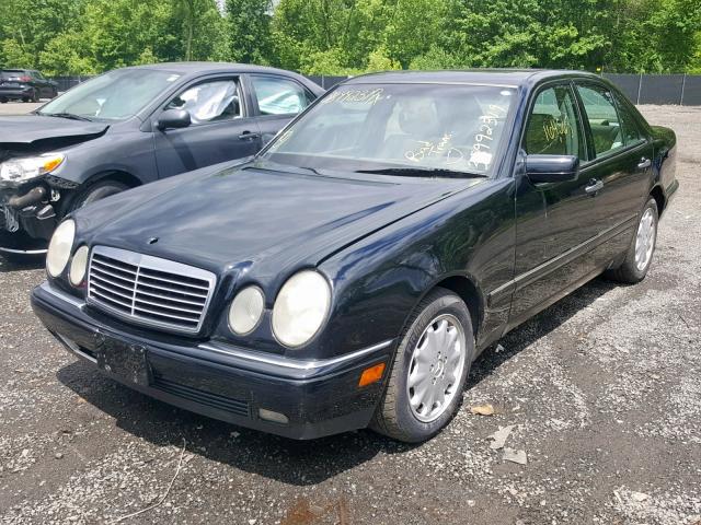 WDBJF55F0VJ032105 - 1997 MERCEDES-BENZ E 320 BLACK photo 2