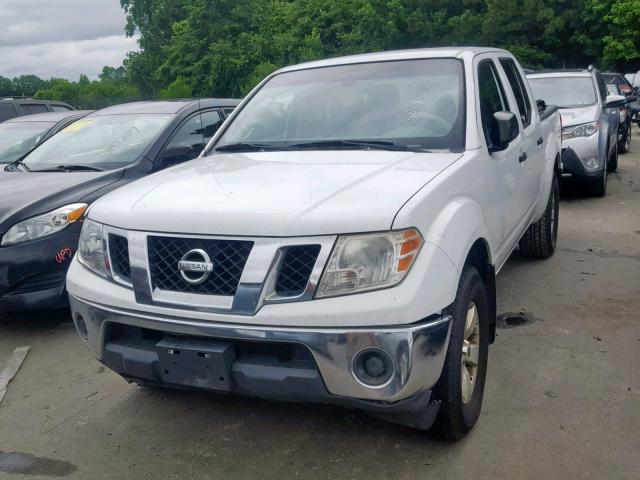 1N6AD07W89C415272 - 2009 NISSAN FRONTIER C WHITE photo 2